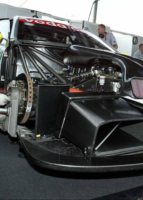 dpa-a-mechanic-screws-on-the-wheel-of-a-mercedes-racing-car-in-nuremberg-D3BGB9